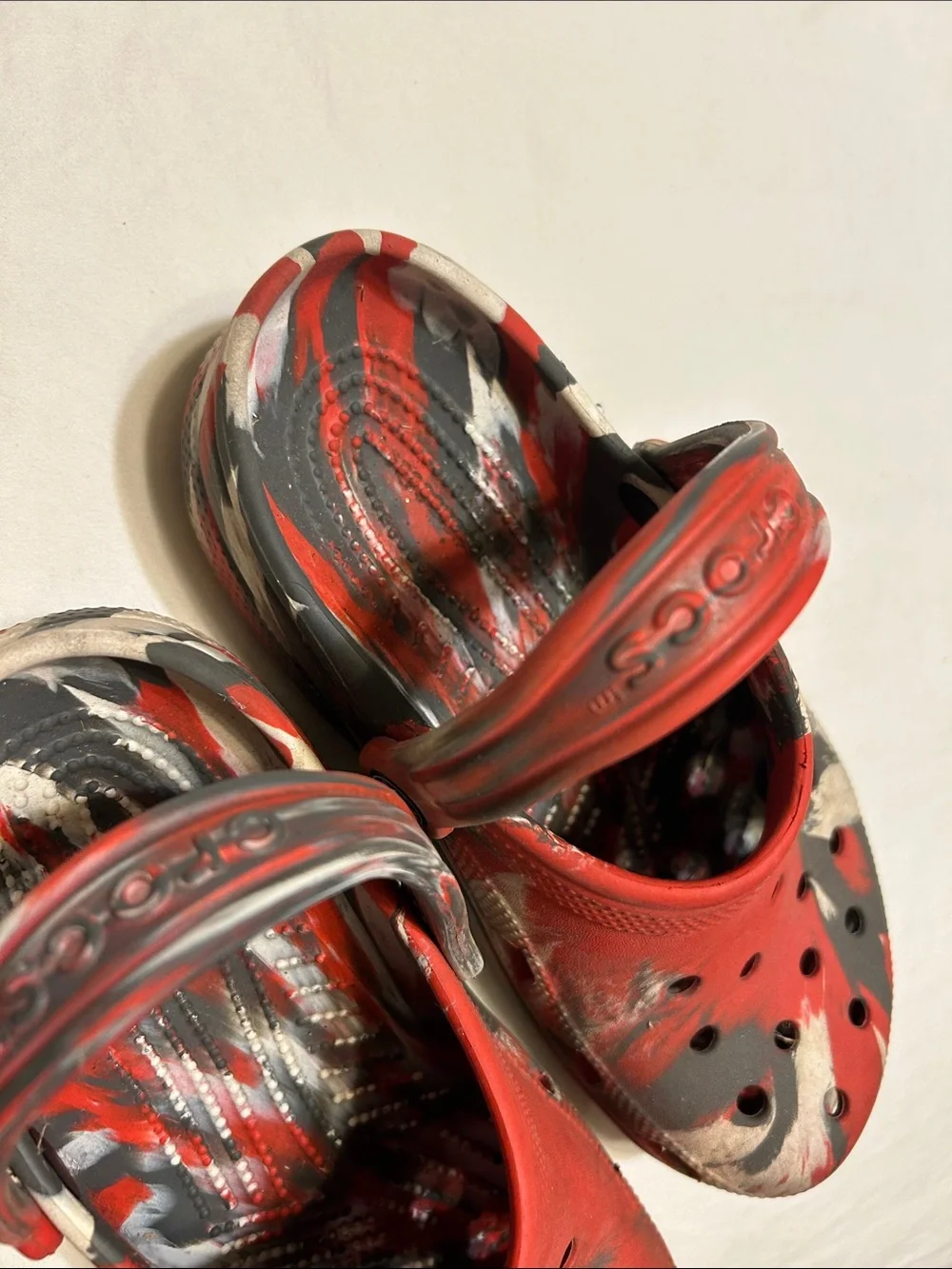 CROCS Kids Classic Clog - Red, Black, White